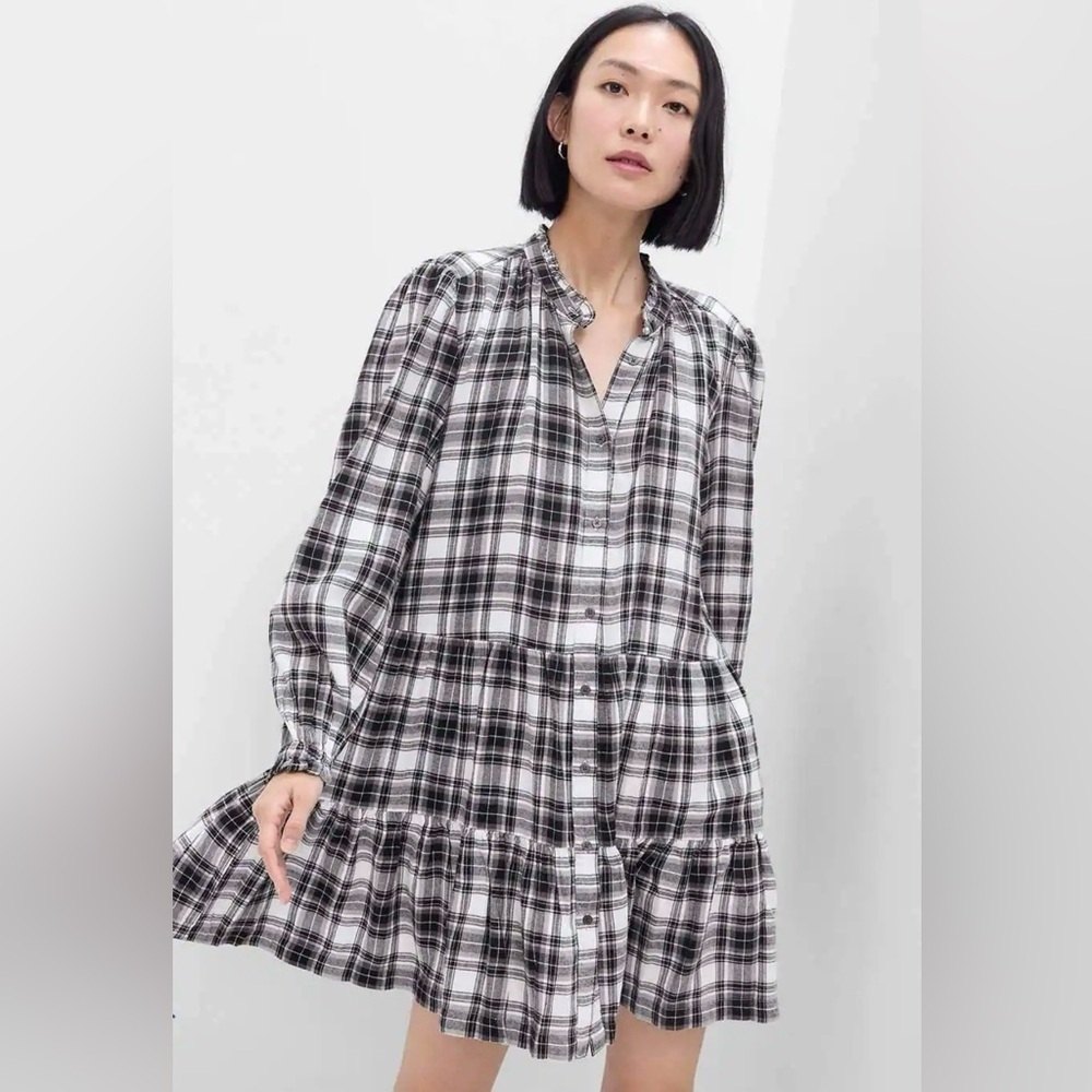 Gap Women’s Relaxed Tiered Flannel Shirt Dress in black and white plaid size L